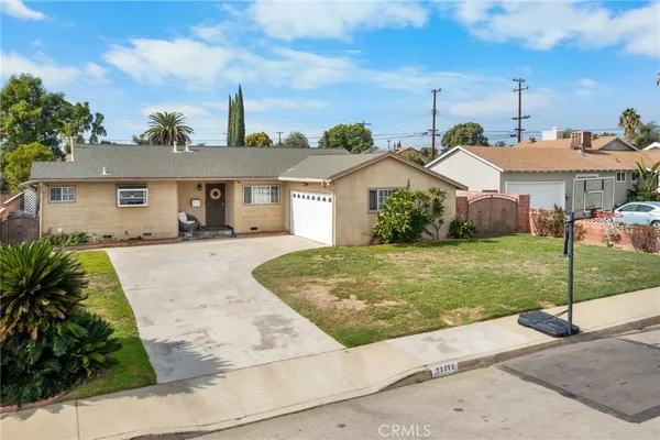 $715,000 | 10018 Geneva Avenue, Montclair, CA 91763