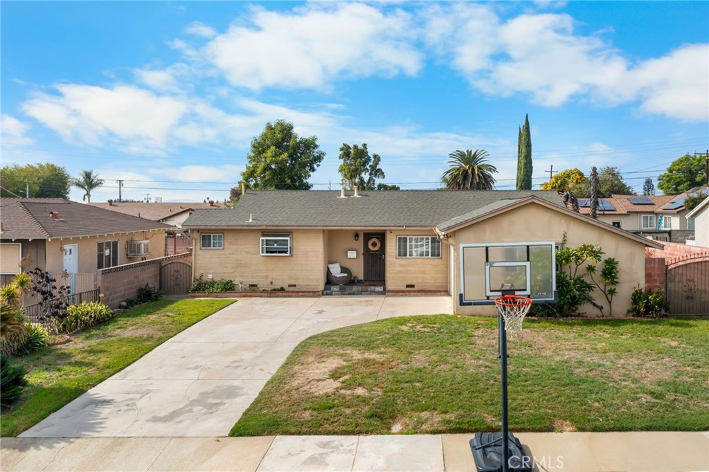 10018 Geneva Avenue Montclair, CA 91763 - Photo 2 of 40