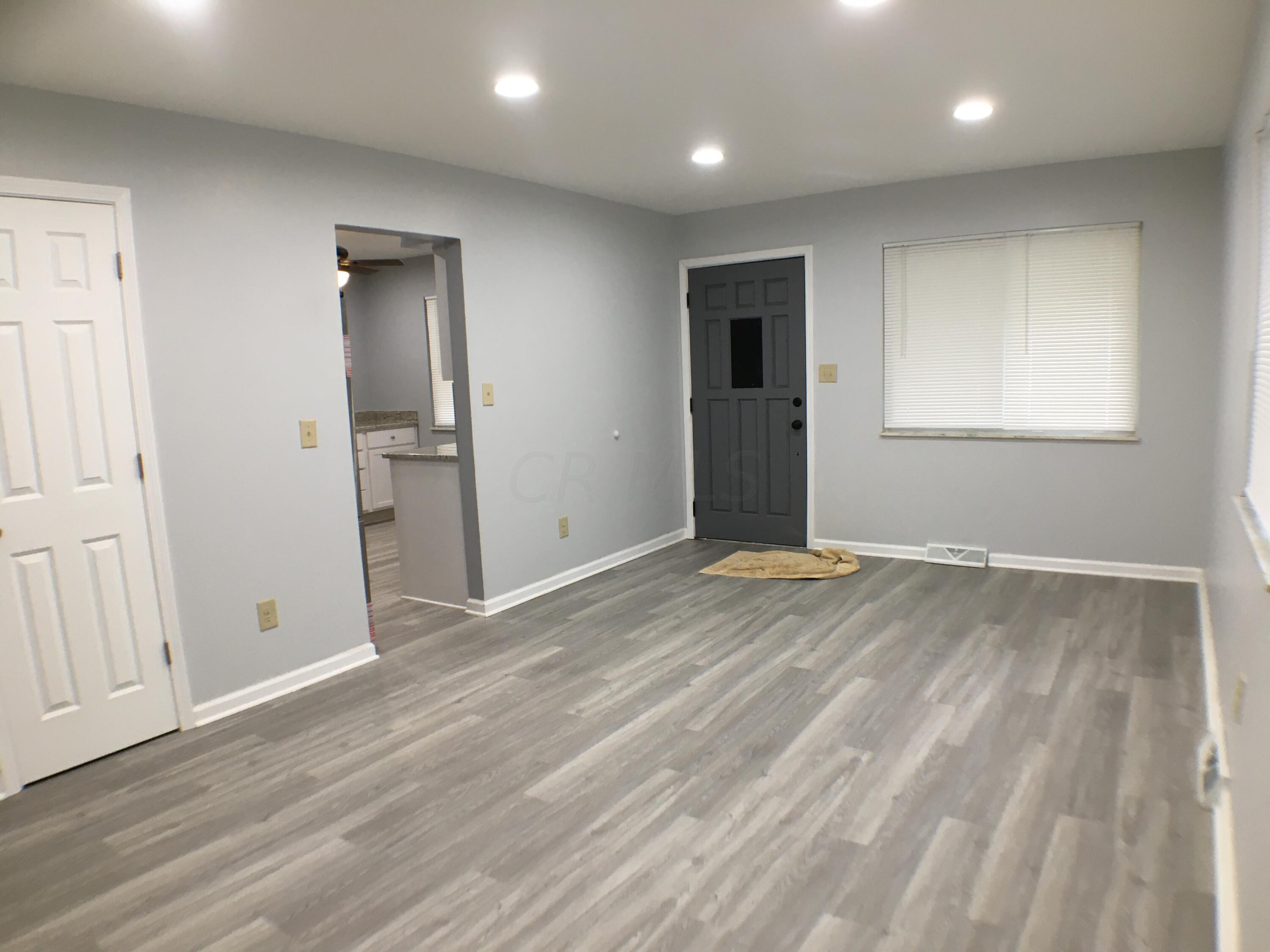 2146 Gerbert Road Columbus, OH 43211 - Photo 8 of 24 IMG_1304