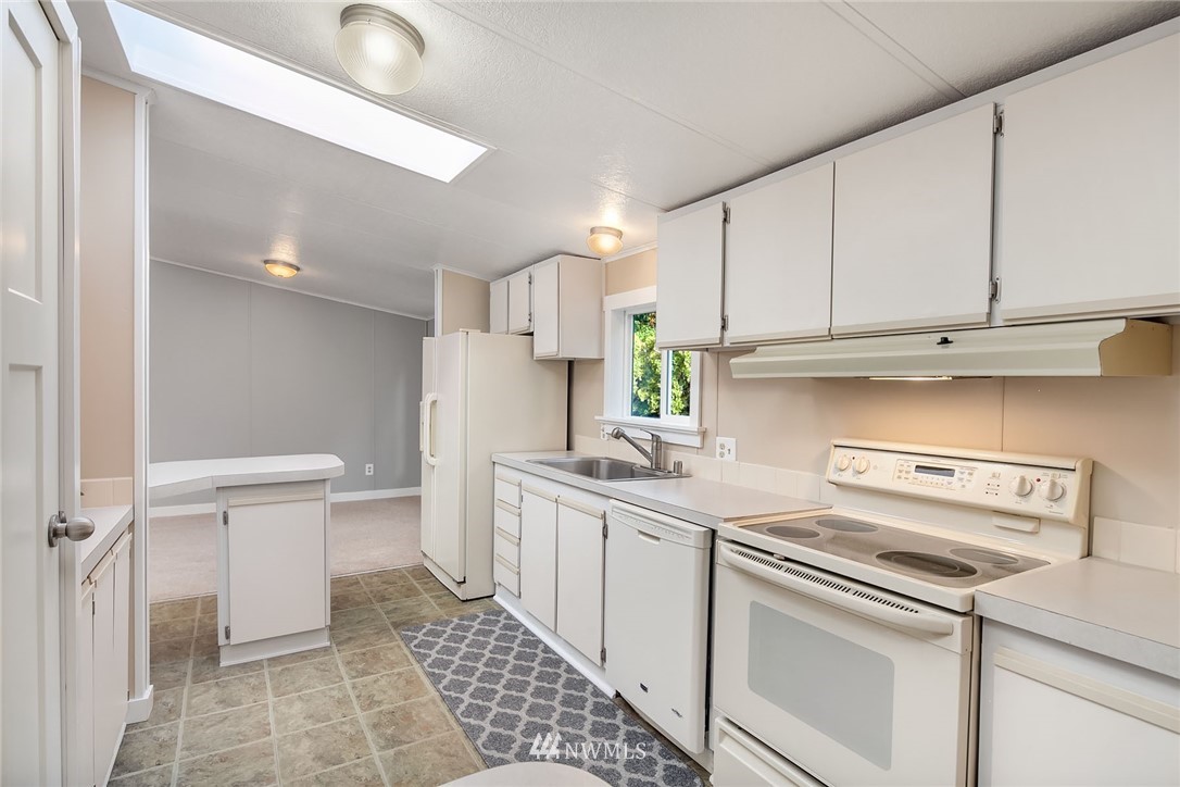 12626 Northeast 189th Street Bothell, WA 98011 - Photo 6 of 15