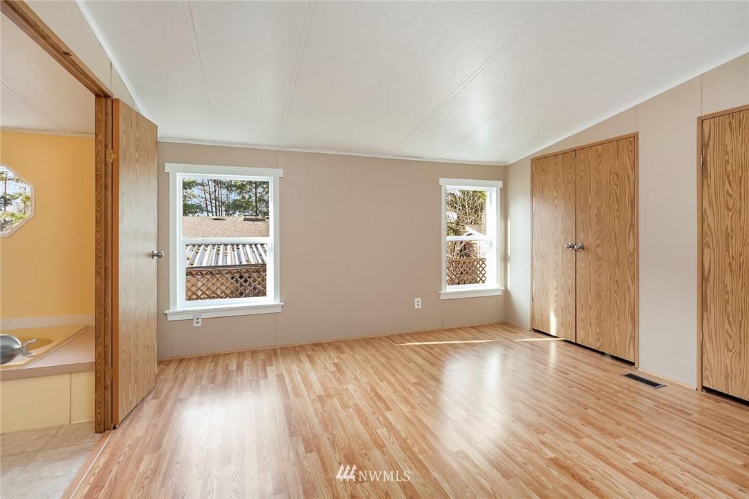 12626 Northeast 189th Street Bothell, WA 98011 - Photo 8 of 15