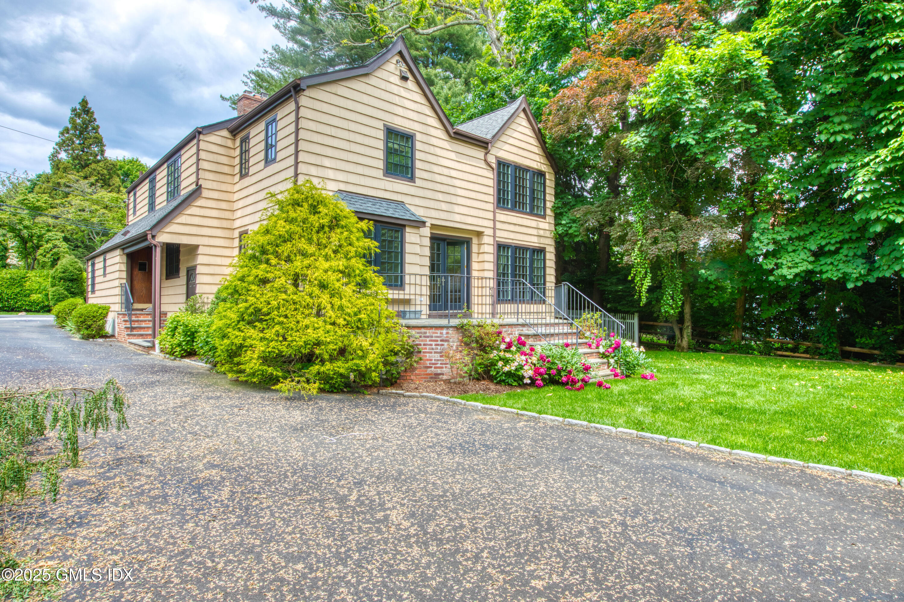 28 Terrace Avenue Riverside, CT 06878 - Photo 3 of 38 864A8015-10