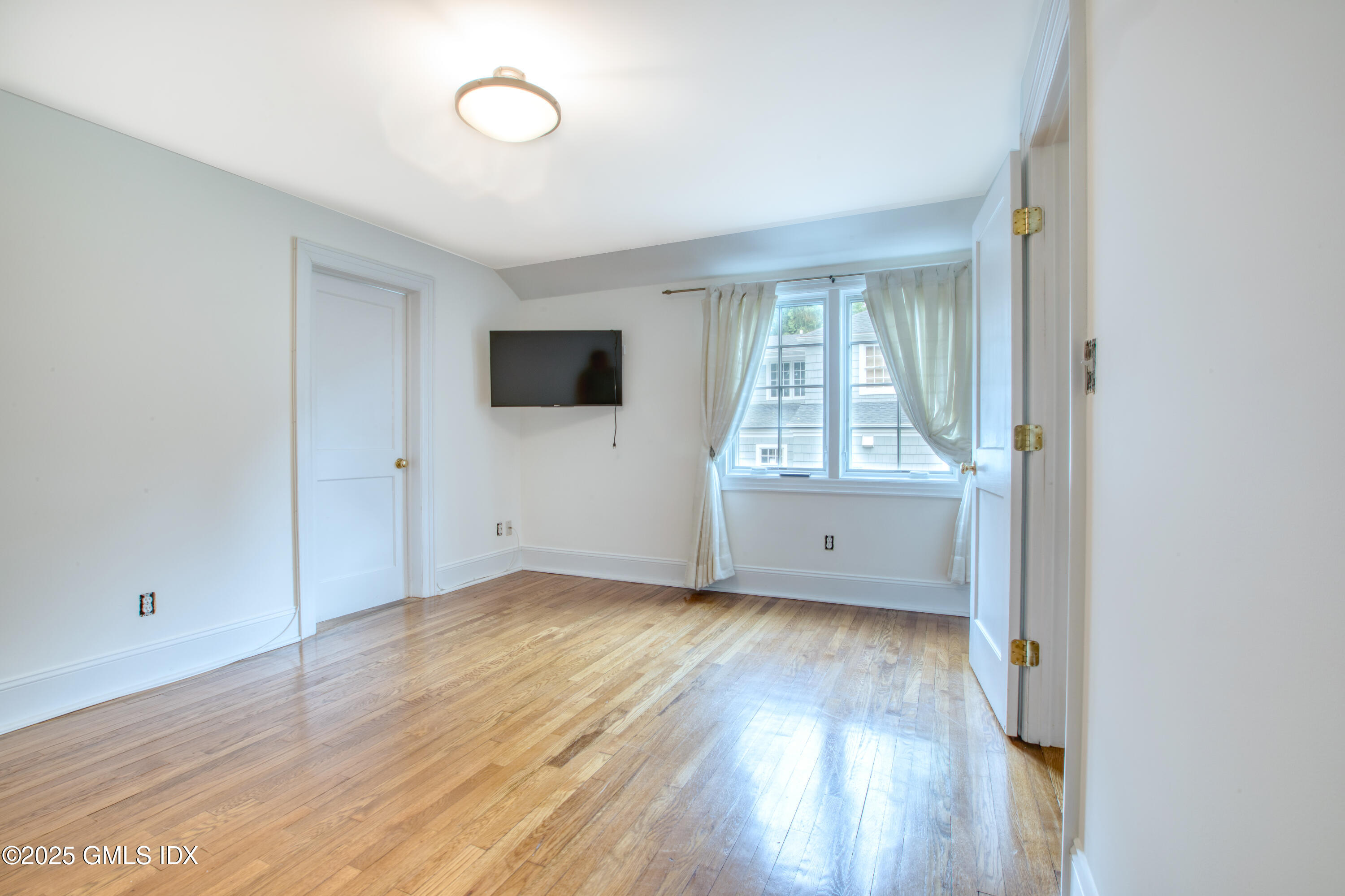 28 Terrace Avenue Riverside, CT 06878 - Photo 32 of 38 864A8151-42