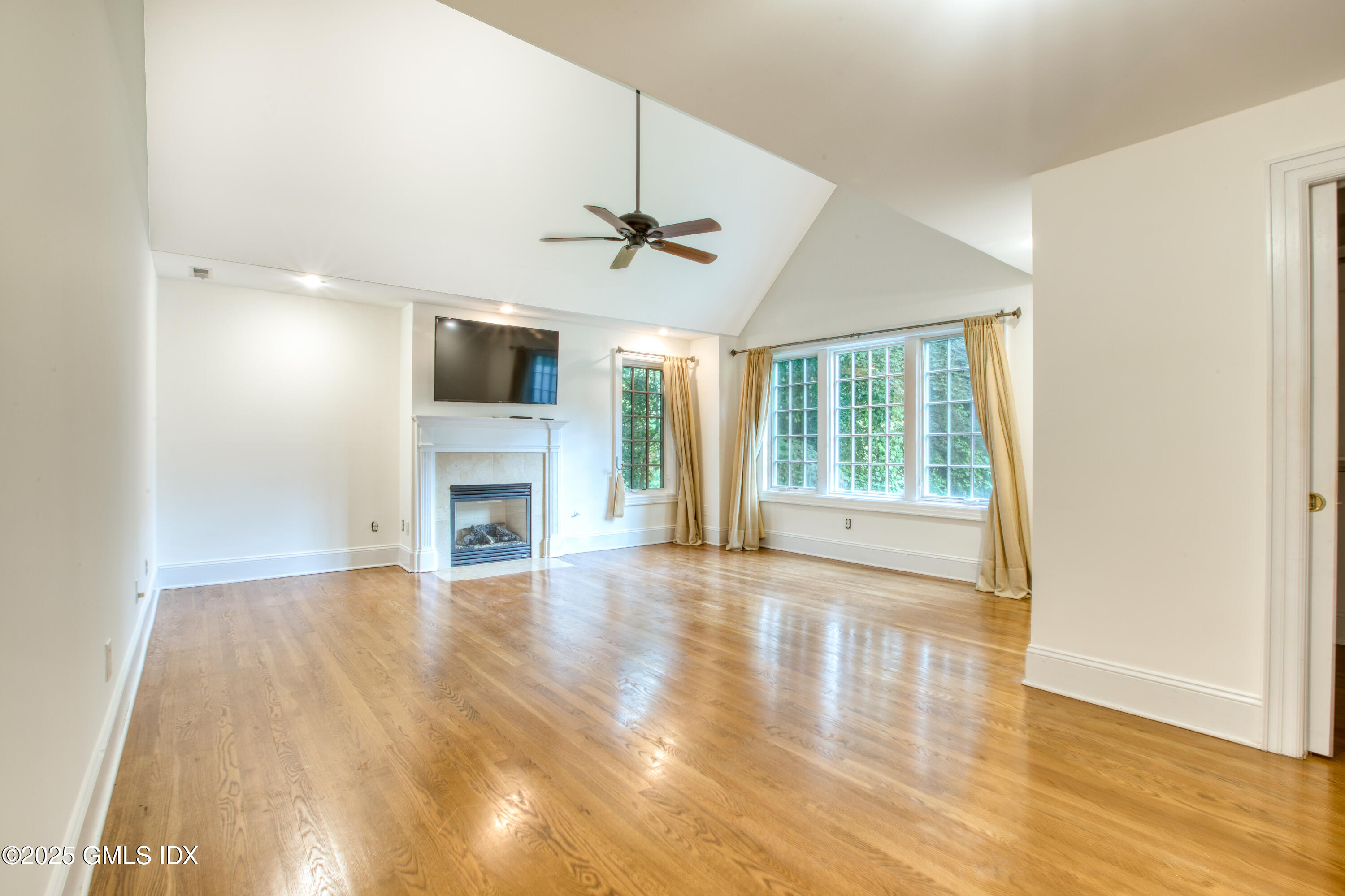 28 Terrace Avenue Riverside, CT 06878 - Photo 33 of 38 864A8155-43