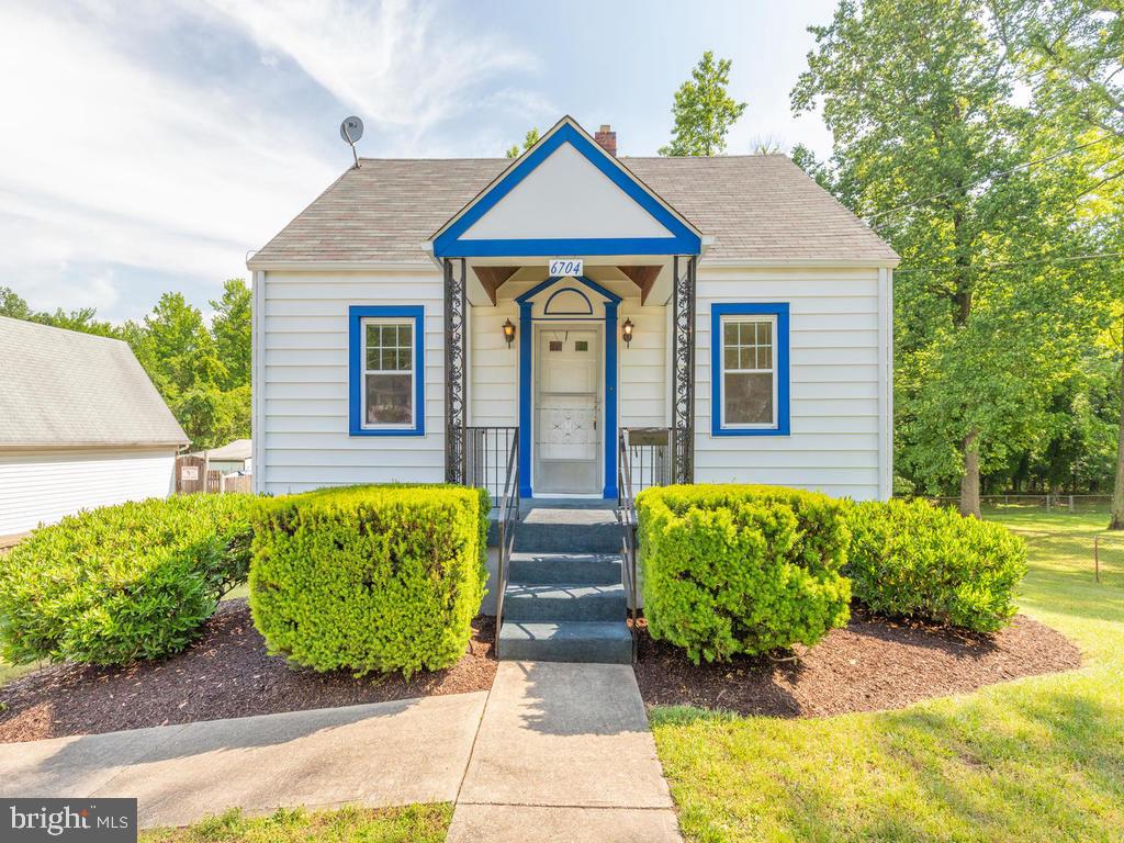 6704 Woodland Road Morningside, MD 20746 - Photo 4 of 38 Gallery Image 4