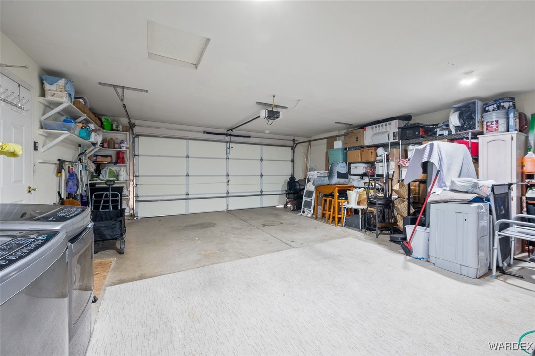 3685 Milky Way Road Golden Valley, AZ 86413 - Photo 27 of 48 Garage