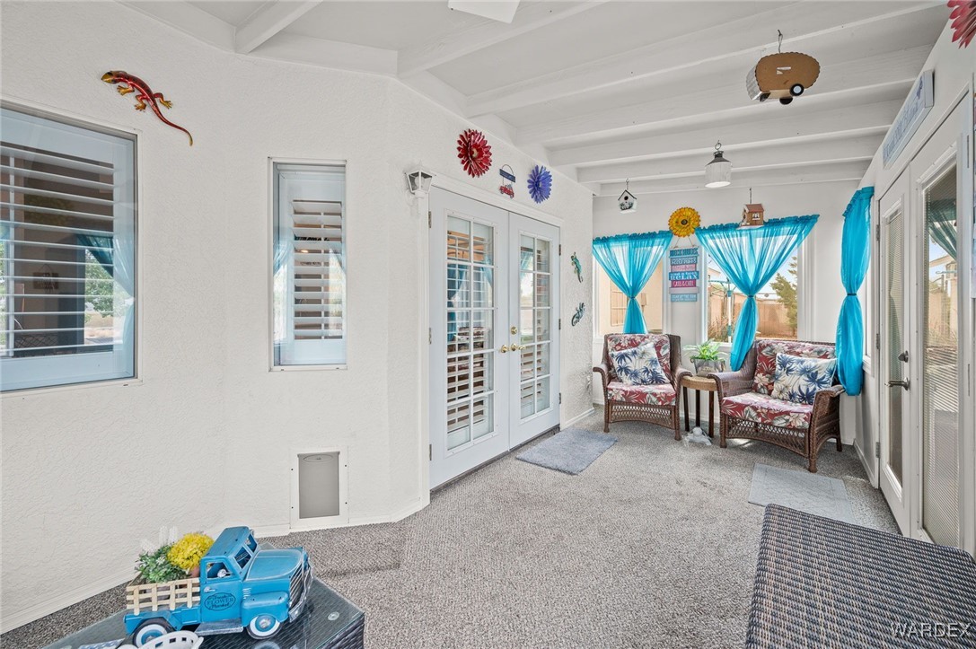 3685 Milky Way Road Golden Valley, AZ 86413 - Photo 29 of 48 Sun Room
