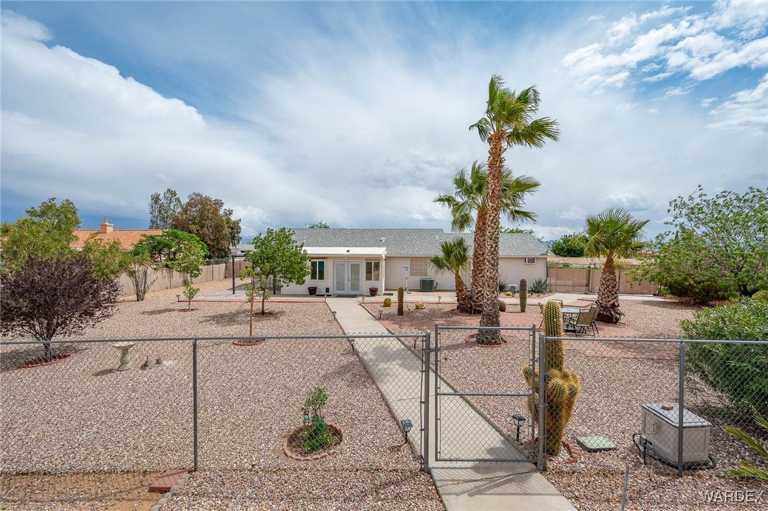 3685 Milky Way Road Golden Valley, AZ 86413 - Photo 32 of 48 Front of Structure