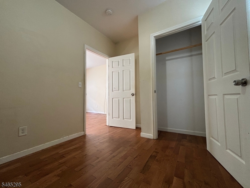 225 Ripley Place, Unit 3 Elizabeth Port, NJ 07206 - Photo 5 of 9 Gallery Image 5