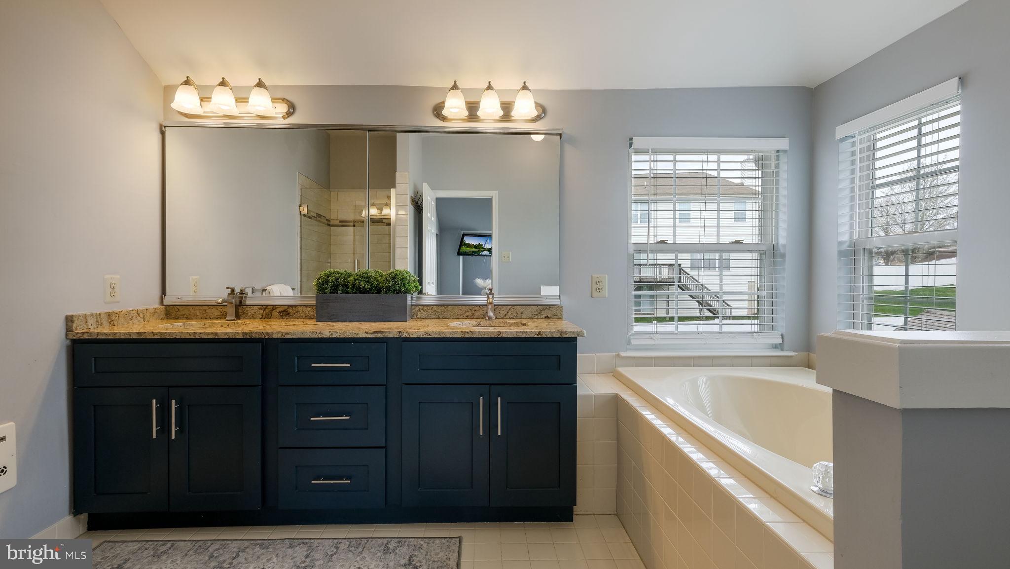 1040 Hickory Ridge Drive Chalfont, PA 18914 - Photo 29 of 49 Owner's Bath