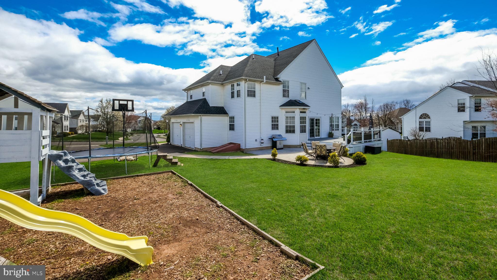 1040 Hickory Ridge Drive Chalfont, PA 18914 - Photo 45 of 49 Backyerd