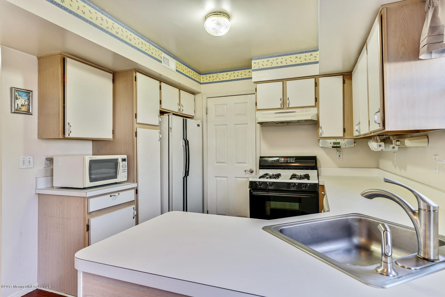 18 Shadow Ridge Court Howell, NJ 07731 - Photo 20 of 26 18 Shadow Ridge Ct Howell NJ-large-022-1