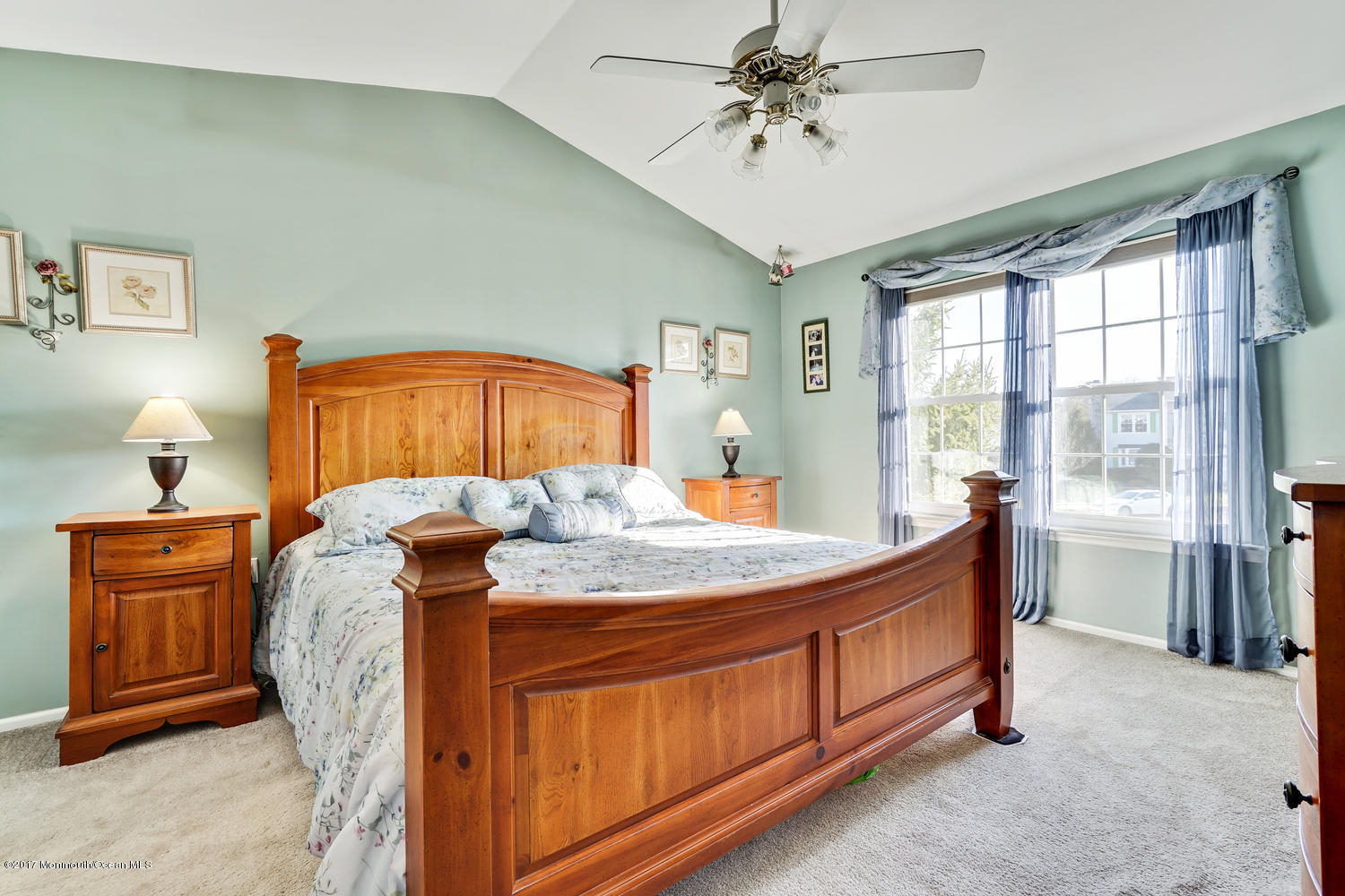 18 Shadow Ridge Court Howell, NJ 07731 - Photo 2 of 26 18 Shadow Ridge Ct Howell NJ-large-028-1