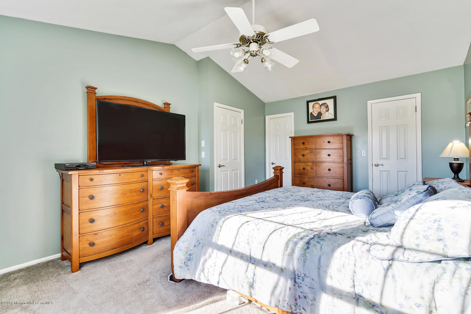 18 Shadow Ridge Court Howell, NJ 07731 - Photo 3 of 26 18 Shadow Ridge Ct Howell NJ-large-029-2