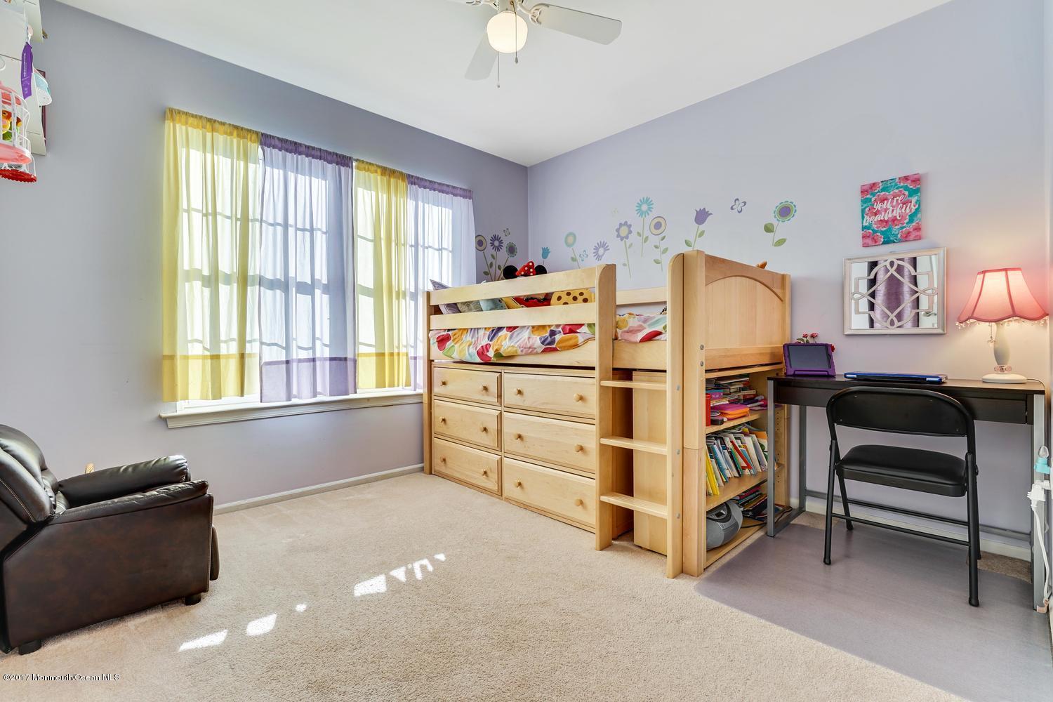 18 Shadow Ridge Court Howell, NJ 07731 - Photo 6 of 26 18 Shadow Ridge Ct Howell NJ-large-025-2