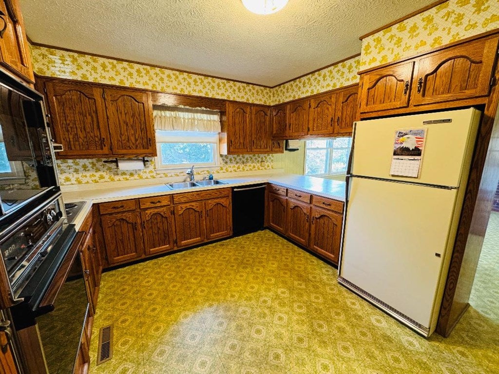 5771 Joy Ranch Road Fancy Gap, VA 24328 - Photo 16 of 45 Gallery Image 16