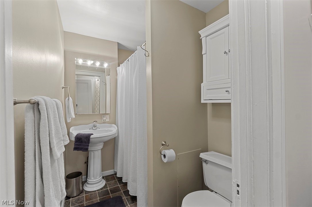 2469 Overlook Road, Unit 7 Cleveland, OH 44106 - Photo 28 of 30