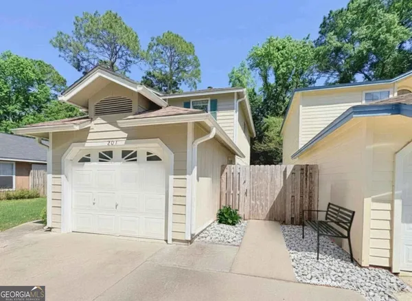 $2,050 | 201 Millers Trace Drive, St. Marys, GA 31558