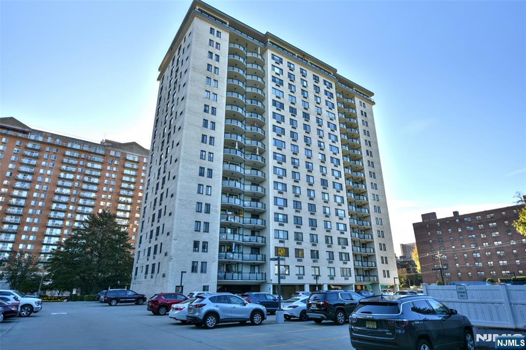 125 Prospect Avenue, Unit 3J Hackensack, NJ 07601 - Photo 3 of 25 a building view