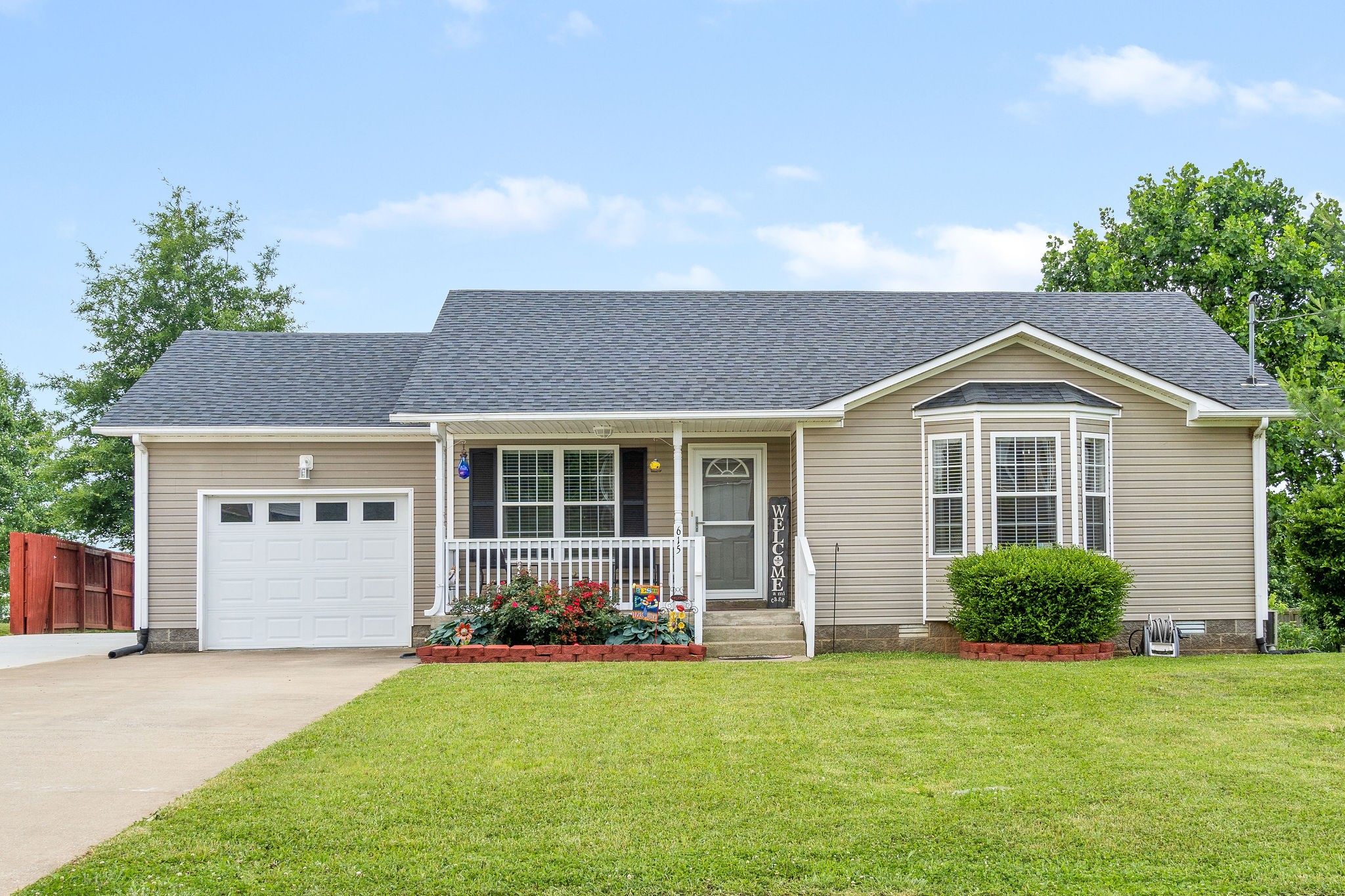 615 Avondale Road Oak Grove, KY 42262 - Photo 1 of 35 front view of a house with a yard