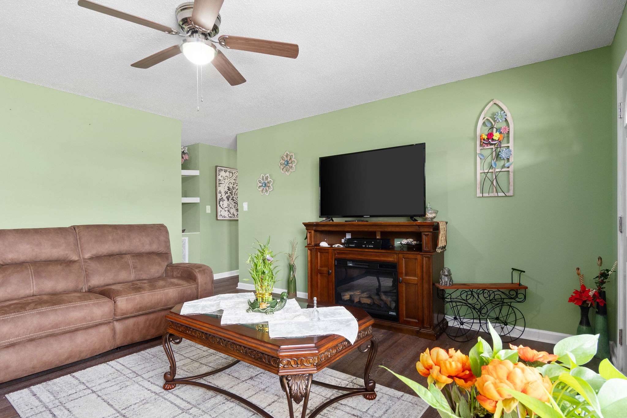 615 Avondale Road Oak Grove, KY 42262 - Photo 4 of 35 a living room with furniture and a flat screen tv