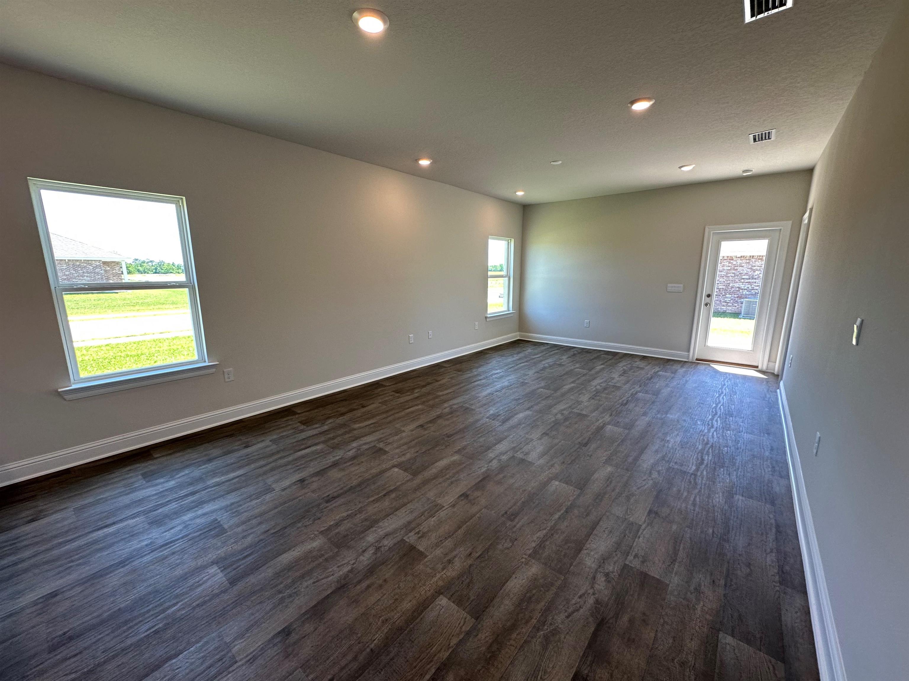 7701 Courant Circle Foley, AL 36535 - Photo 10 of 53 Dining/Living area