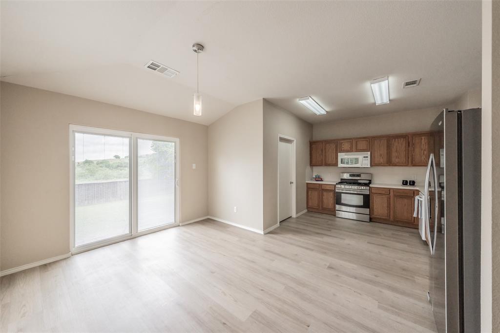629 Chalk Knoll Road Fort Worth, TX 76108 - Photo 11 of 40