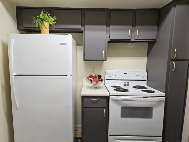 $63,000 | 8433 Hearth Drive, Unit 38, Houston, TX 77054