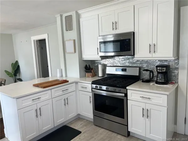 $4,000 | 1124 Shippan Avenue, Stamford, CT 06902