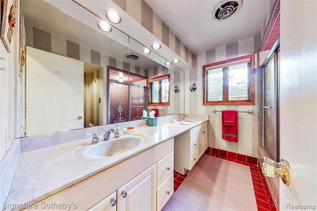 99 Shoreham Road Grosse Pointe Shores, MI 48236 - Photo 21 of 33