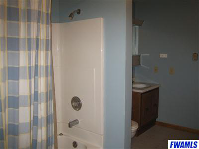 21923 Monroeville Road Monroeville, IN 46773 - Photo 8 of 9 Gallery Image 8