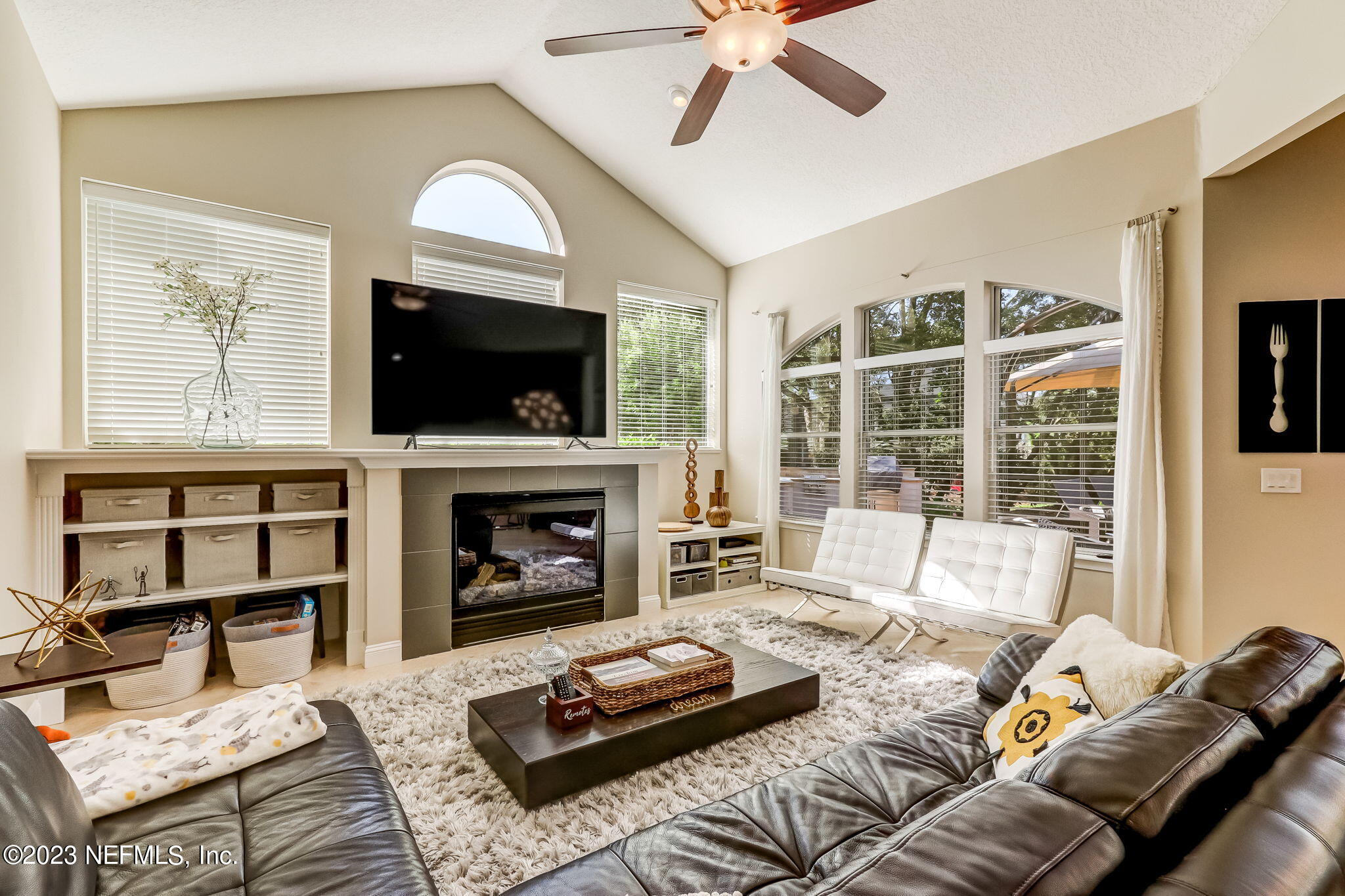 1921 Summit Ridge Road Fleming Island, FL 32003 - Photo 12 of 84 living room
