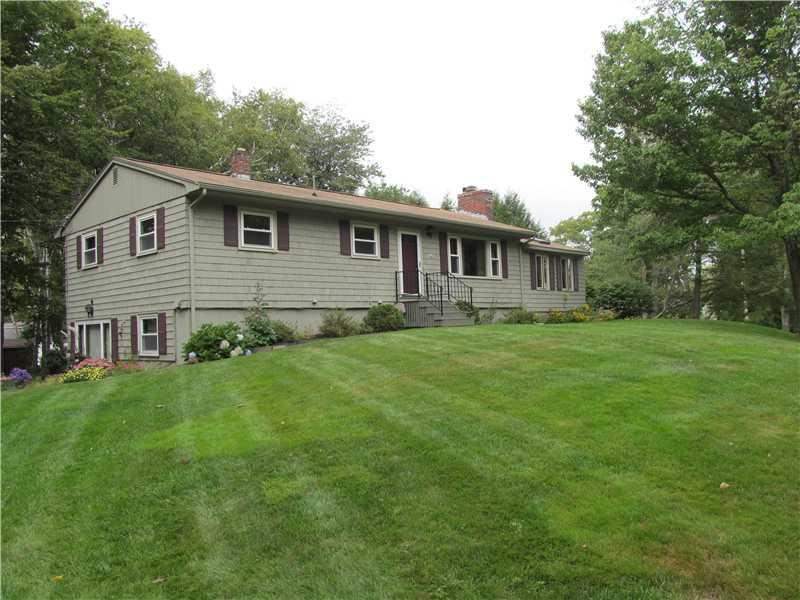 4 Thrasher Road Cape Elizabeth, ME 04107 - Photo 1 of 18 Exterior Front.