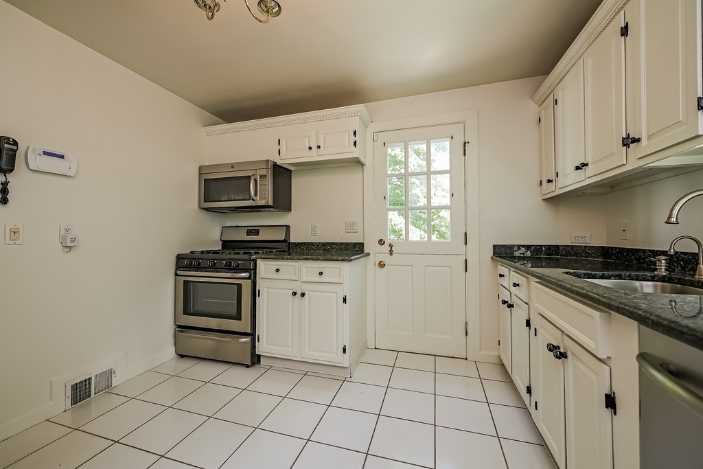70 Ridge Street Arlington, MA 02474 - Photo 12 of 29 Gallery Image 12