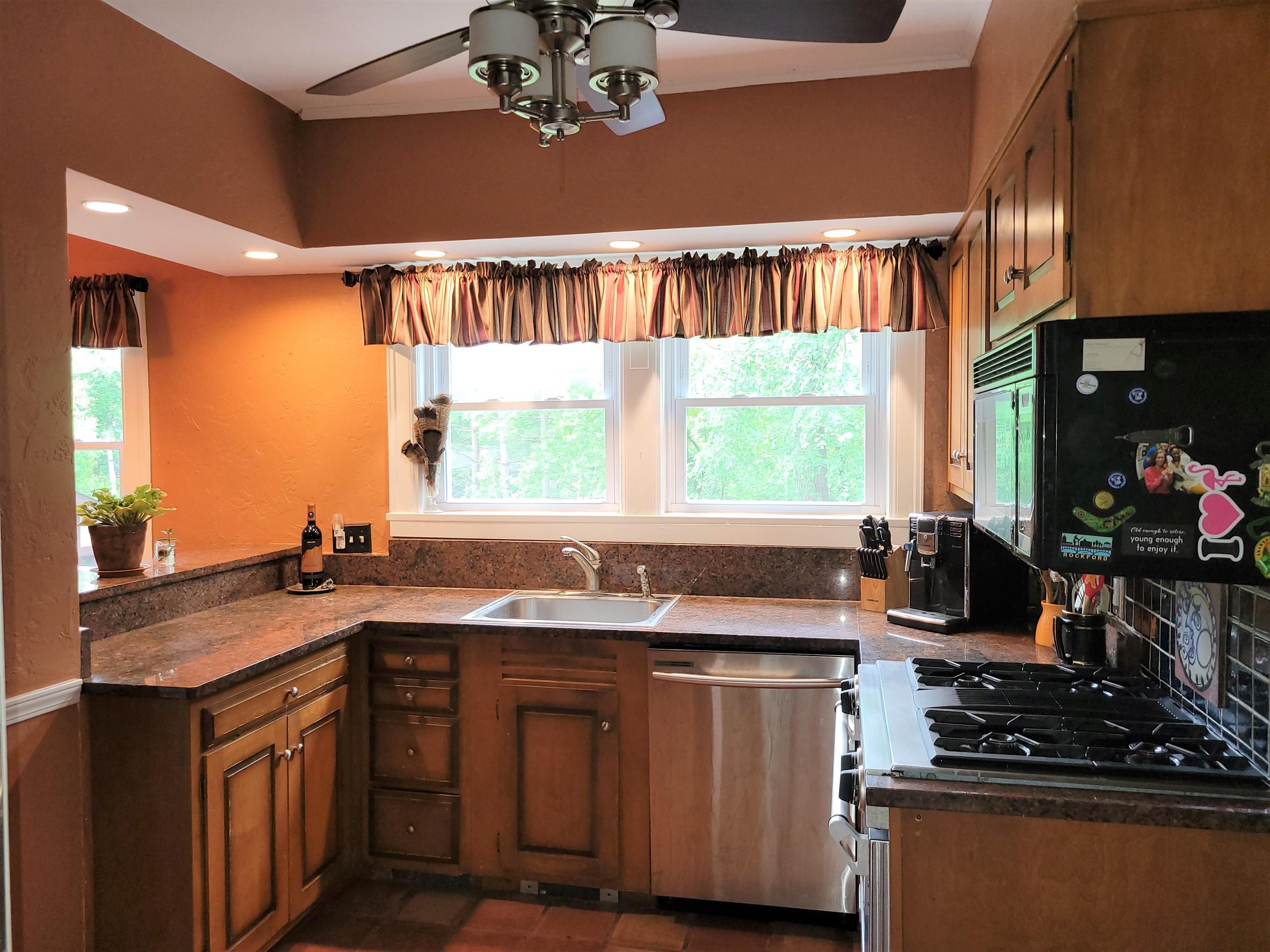 2607 Highcrest Road Rockford, IL 61107 - Photo 18 of 39 Gallery Image 18