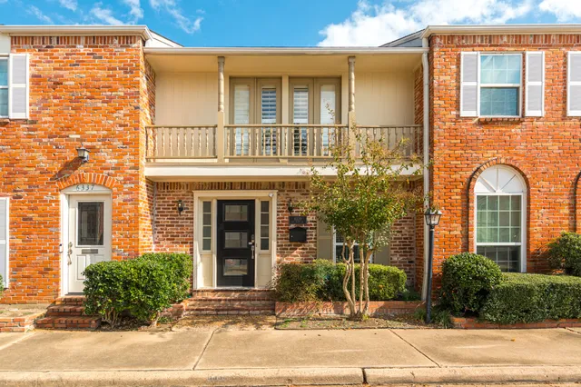 $1,950 | 6339 Del Monte Drive, Unit 95, Houston, TX 77057