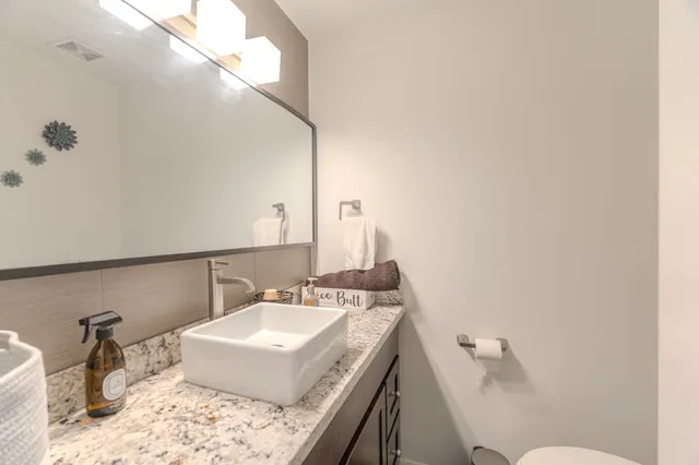 $1,950 | 6339 Del Monte Drive, Unit 95, Houston, TX 77057