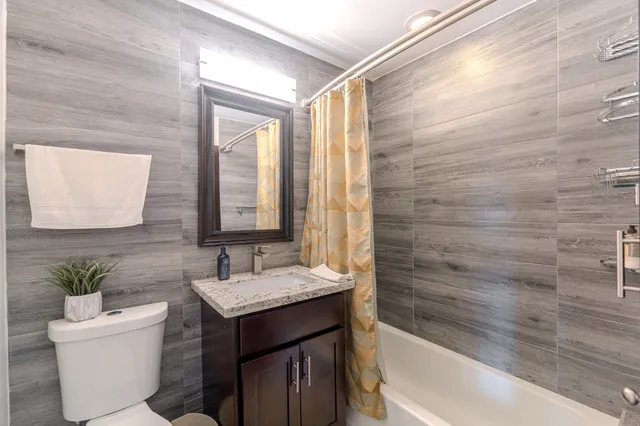 $1,950 | 6339 Del Monte Drive, Unit 95, Houston, TX 77057