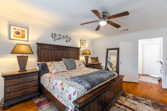 $1,950 | 6339 Del Monte Drive, Unit 95, Houston, TX 77057