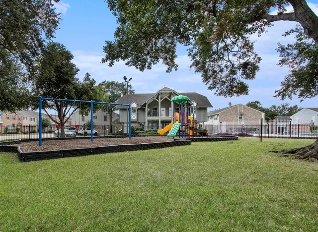 $1,950 | 6339 Del Monte Drive, Unit 95, Houston, TX 77057