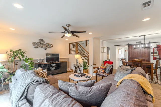 $1,950 | 6339 Del Monte Drive, Unit 95, Houston, TX 77057