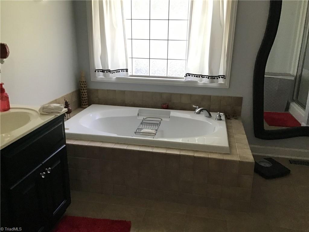 1890 Happy Hill Road Lexington, NC 27295 - Photo 10 of 35 primary shower