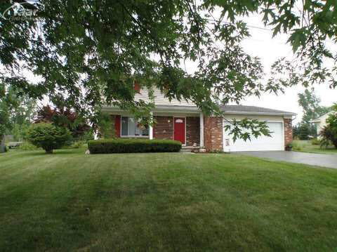 4226 West Thompson Road Linden, MI 48451 - Photo 25 of 30 20415986-24.JPG