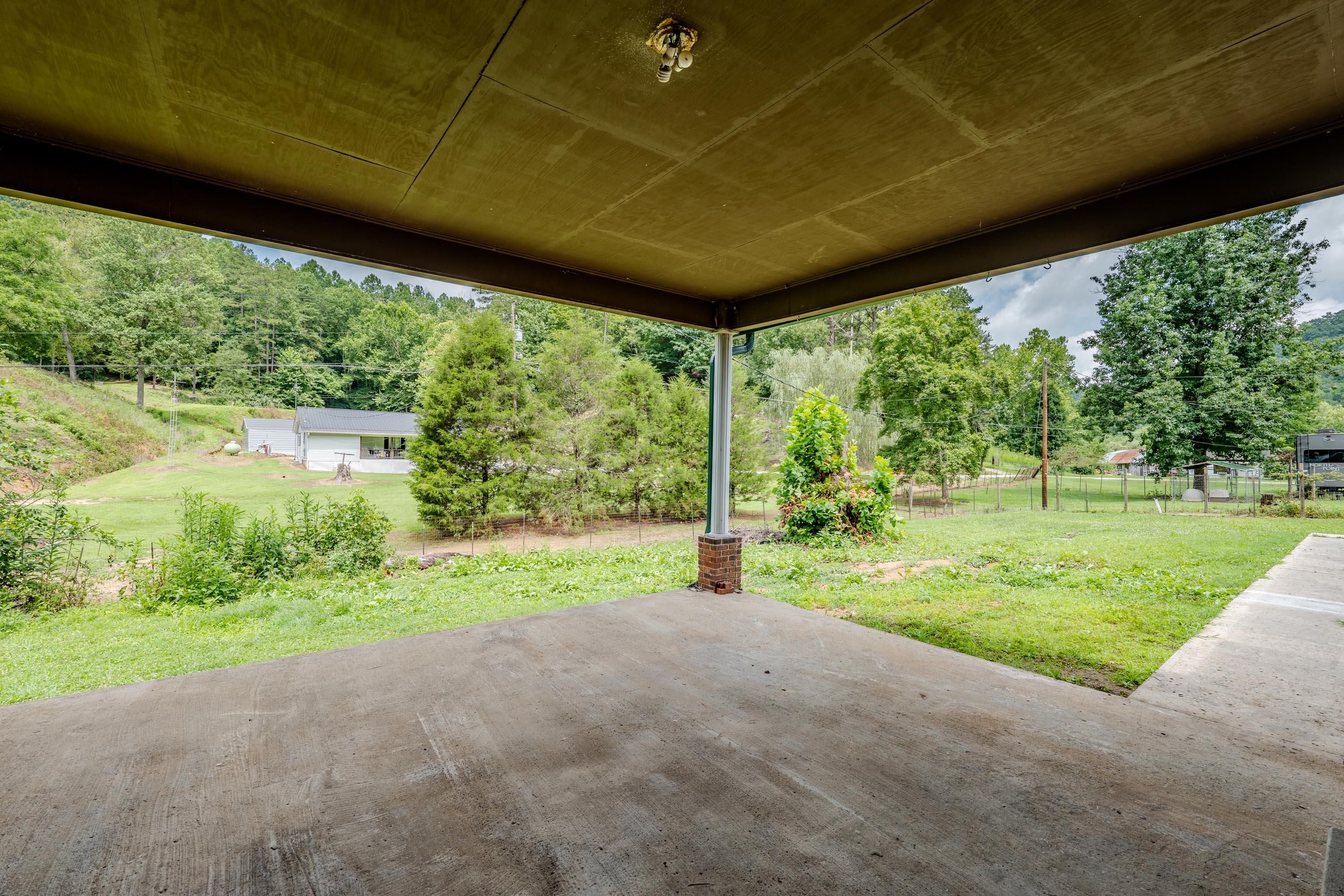 29 KG Estates Road Louisa, KY 41230 - Photo 22 of 27 P1015845-HDR