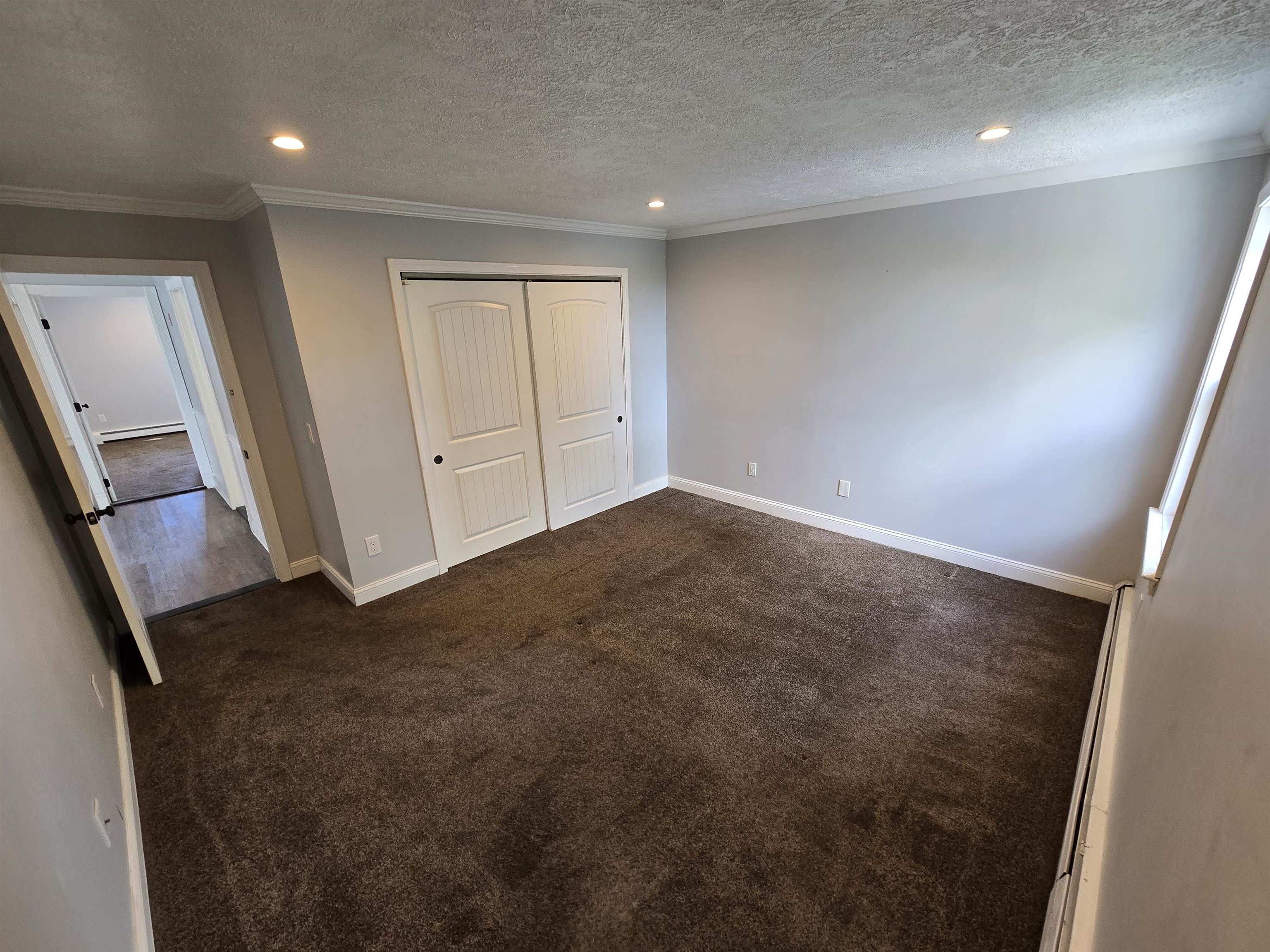 25 West Rosedale Avenue Manchester, NH 03103 - Photo 4 of 15