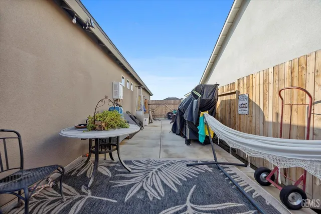 a view of a house with swimming pool