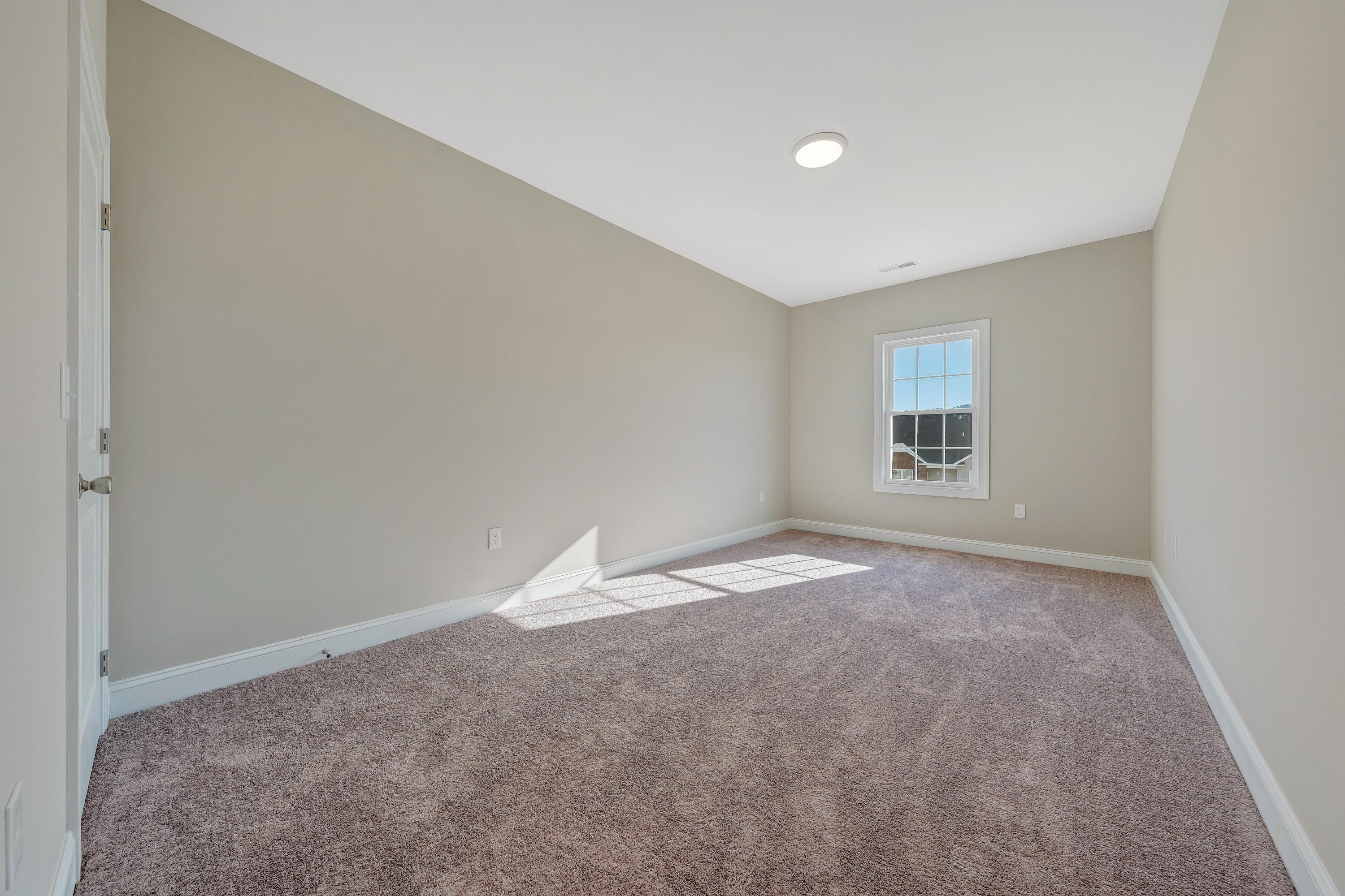 5679 Huntridge Road Roanoke, VA 24012 - Photo 13 of 14 14. Guest Bed