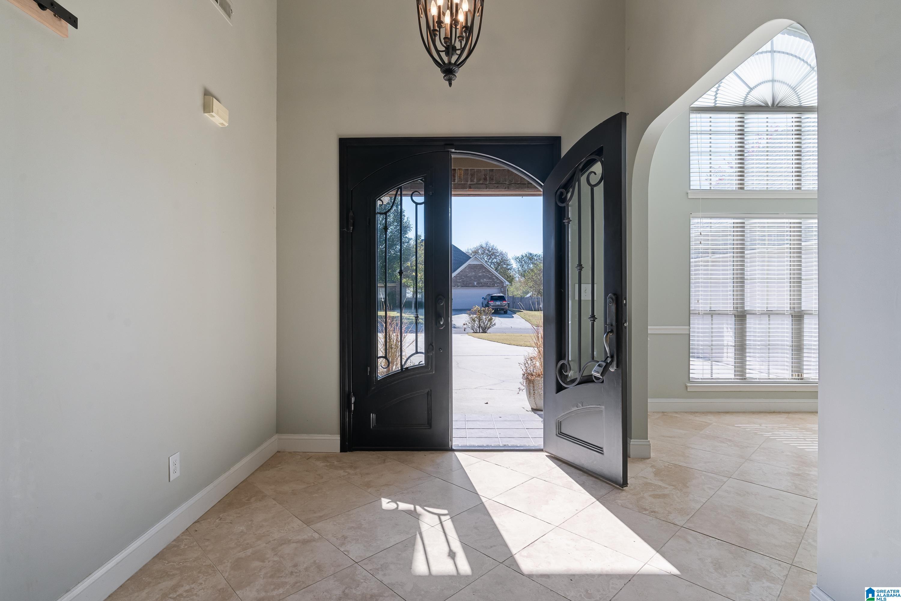 233 Queens Gate Alabaster, AL 35114 - Photo 4 of 49