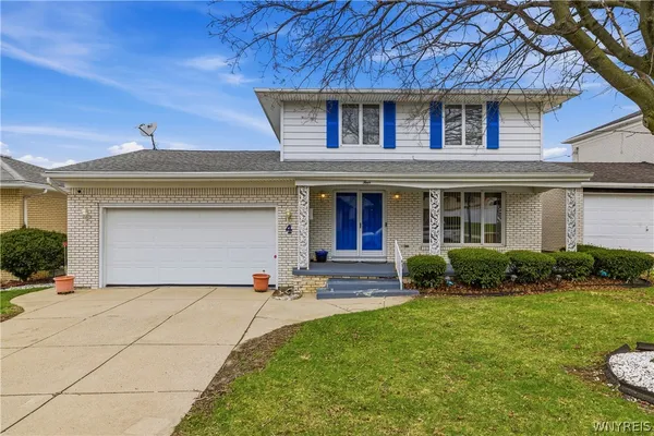 $2,600 | 4 Villa Moraine Drive, Cheektowaga, NY 14225