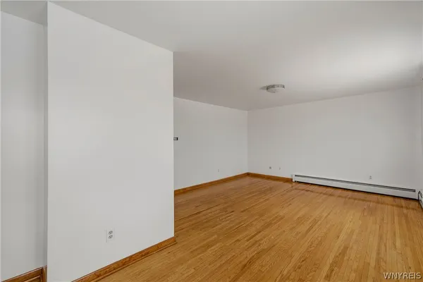 $2,600 | 4 Villa Moraine Drive, Cheektowaga, NY 14225